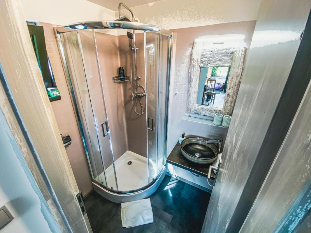 Hotel Kouty - Lesni Apartmany Ledec nad Sazavou Luaran gambar