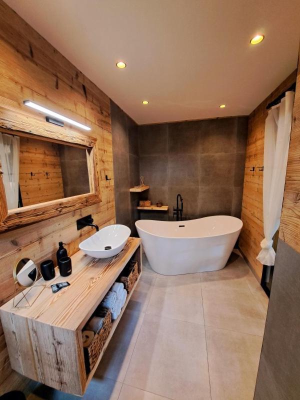 Hotel Kouty - Lesni Apartmany Ledec nad Sazavou Luaran gambar